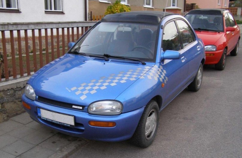 Mazda 121 кабриолет
