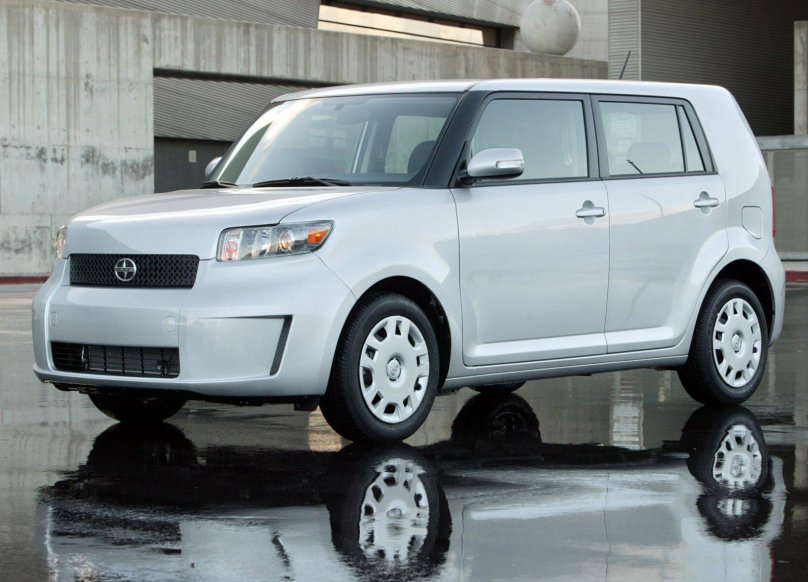 Scion XB 2010