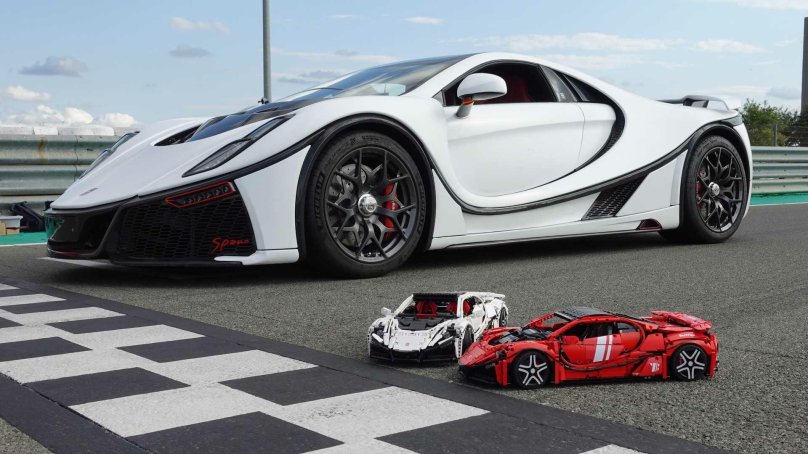 Игрушечный суперкар GTA Spano