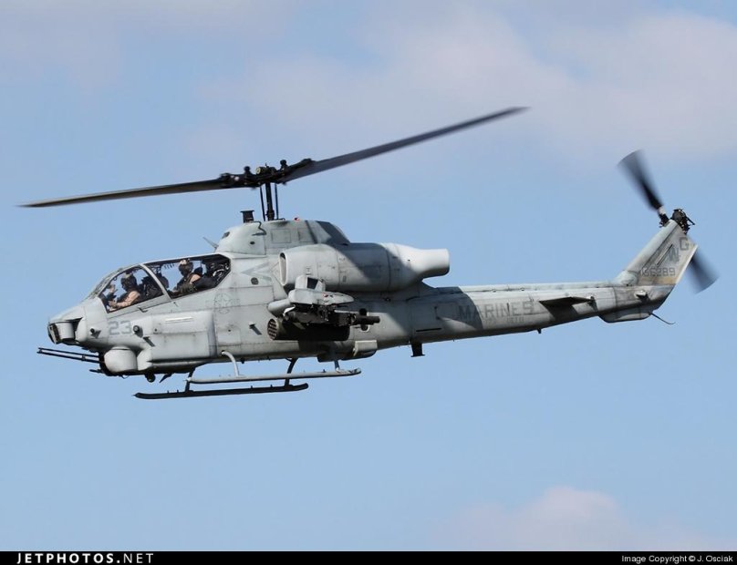 Вертолет Ah-1