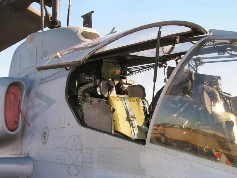 Ah-1g Cobra кабина