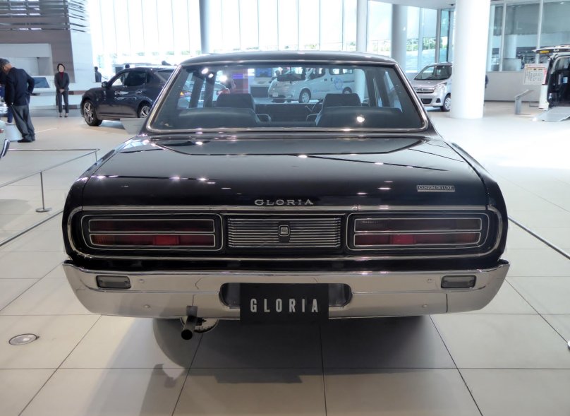 Nissan Gloria 1975