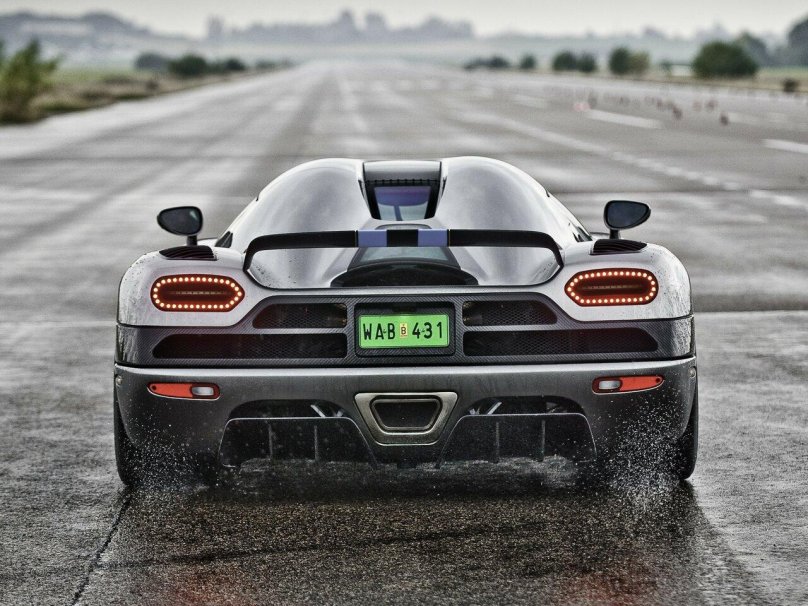 Кенигсегг АГЕРА 2010