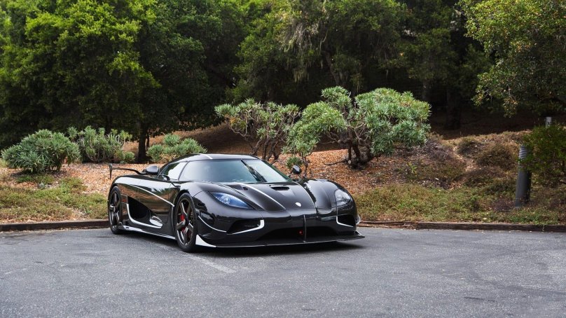 Koenigsegg Agera черная