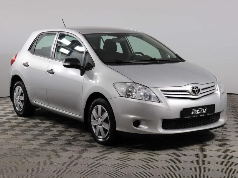 Auris 2011
