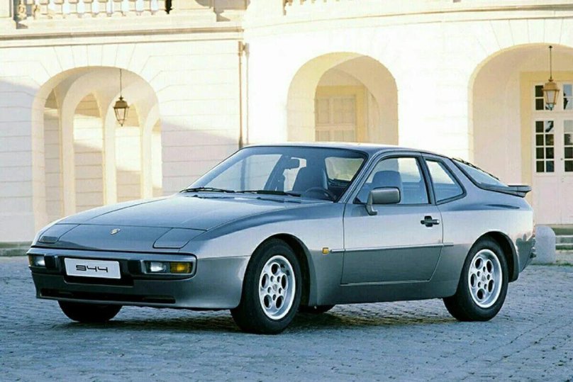 Porsche 944 1982