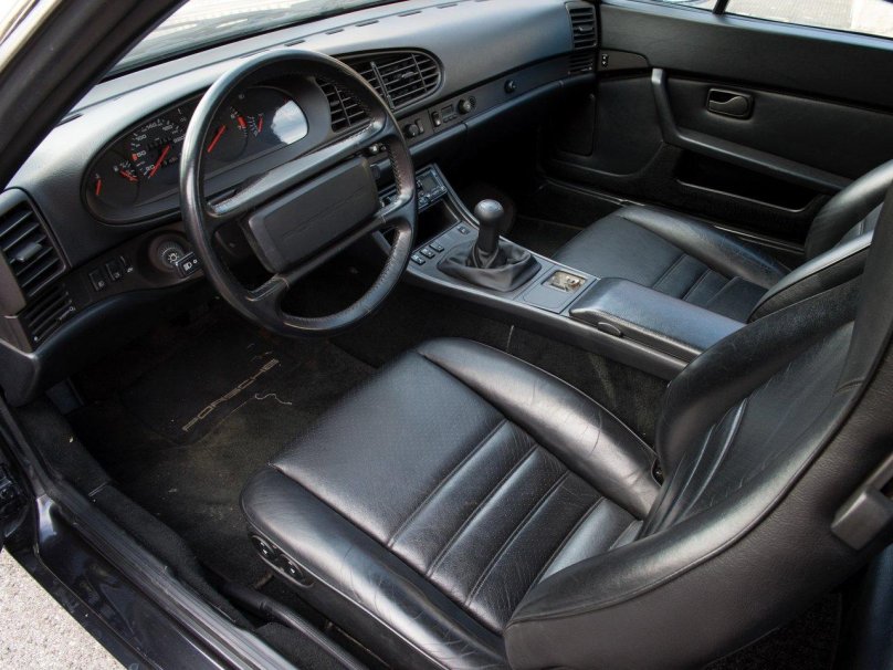 Porsche 944 Interior