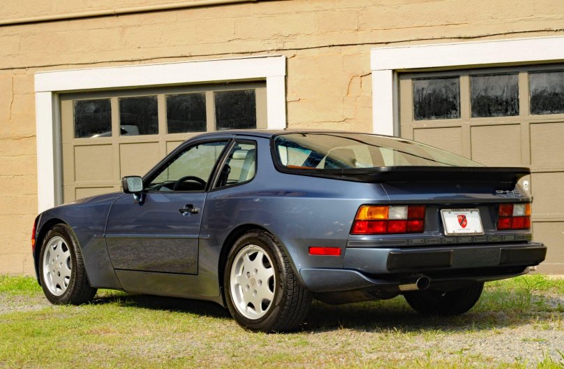 Porsche 944 s2