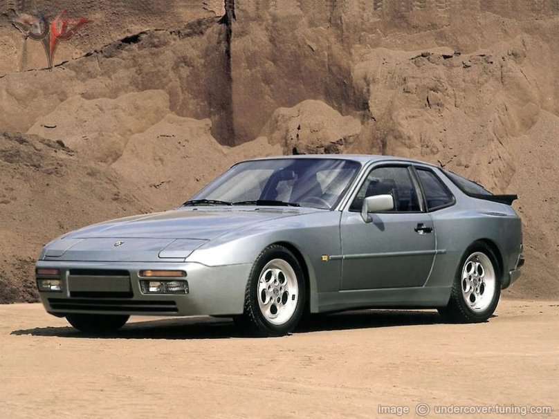 Porsche 944