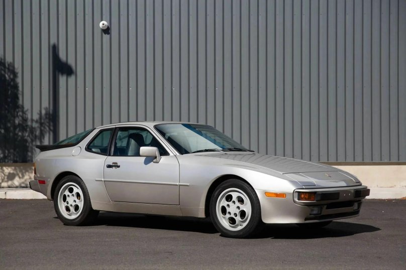 Porsche 944 1982