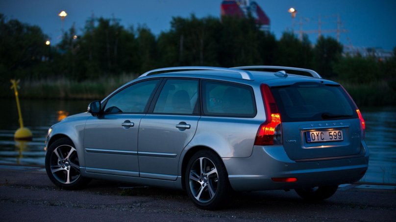 Volvo v50 универсал