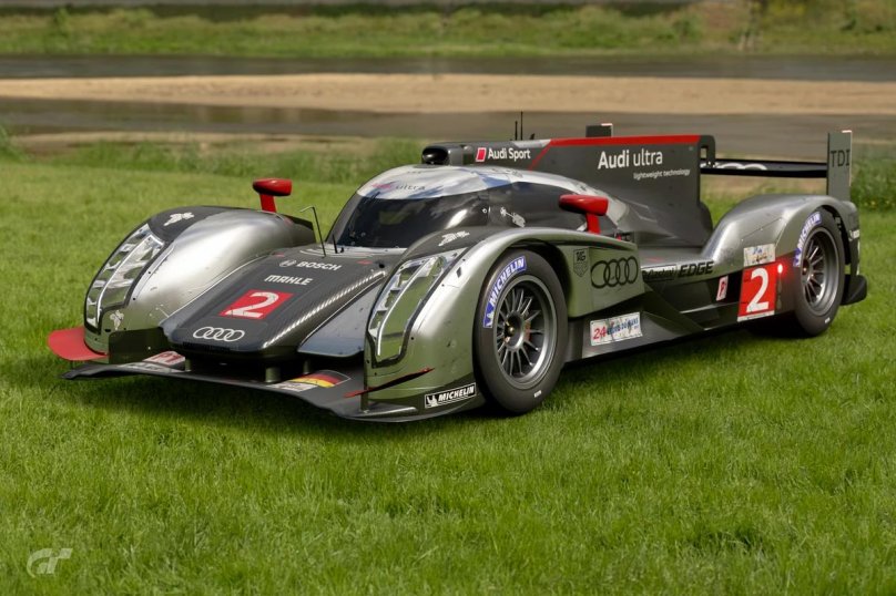 Audi r18 TDI E tron