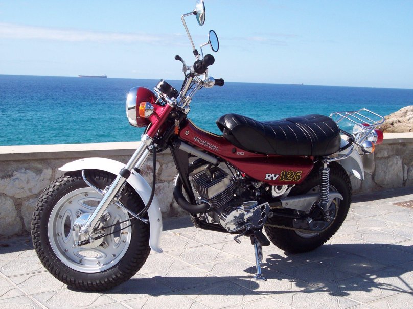 Suzuki rv125