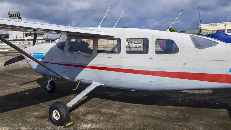 Cessna 207 Stationair 8