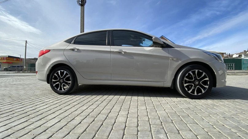 Hyundai Solaris r16