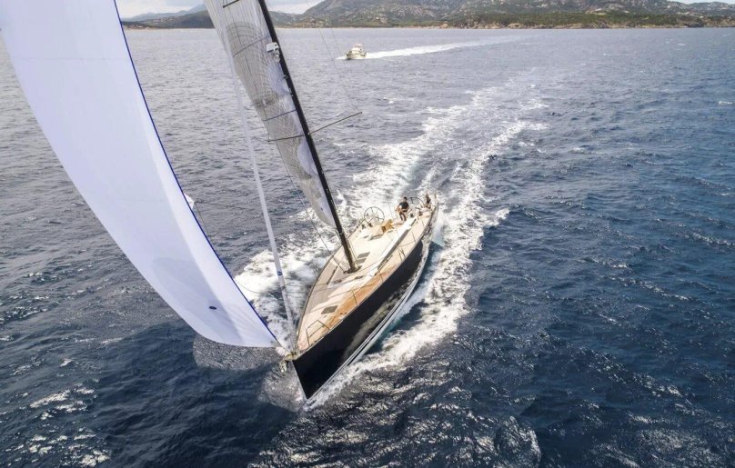 Яхта Solaris 111