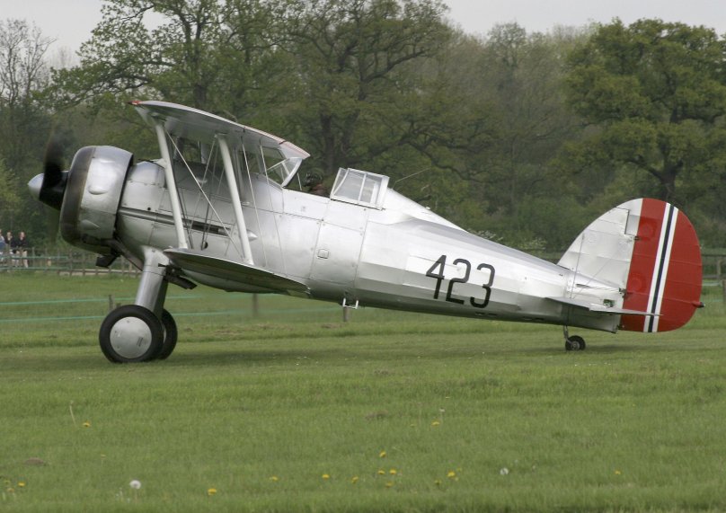 Гладиатор самолет