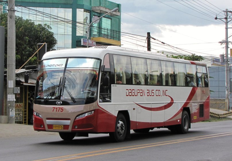 Розовый автобус