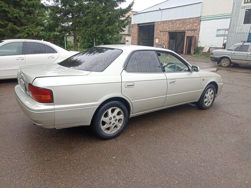 Toyota Vista IV (v40)