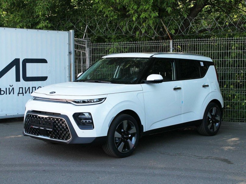 Киа соул белая 2021