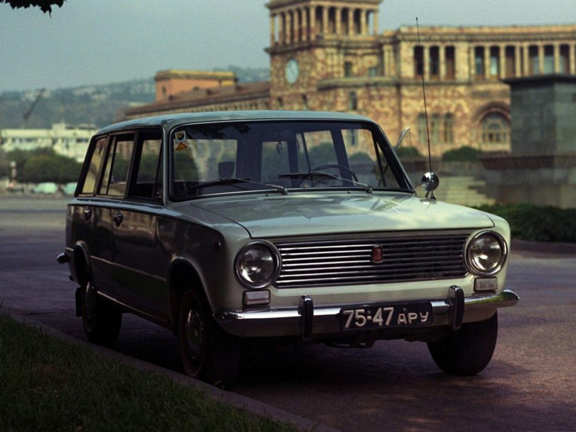 Lada 2102