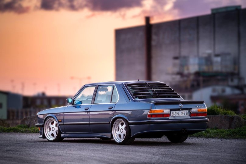 BMW e28 stance