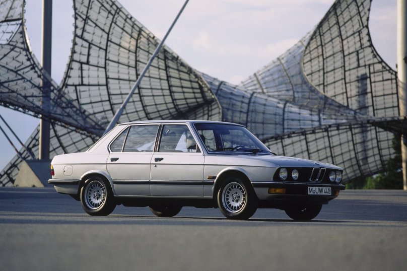 BMW 5 e28