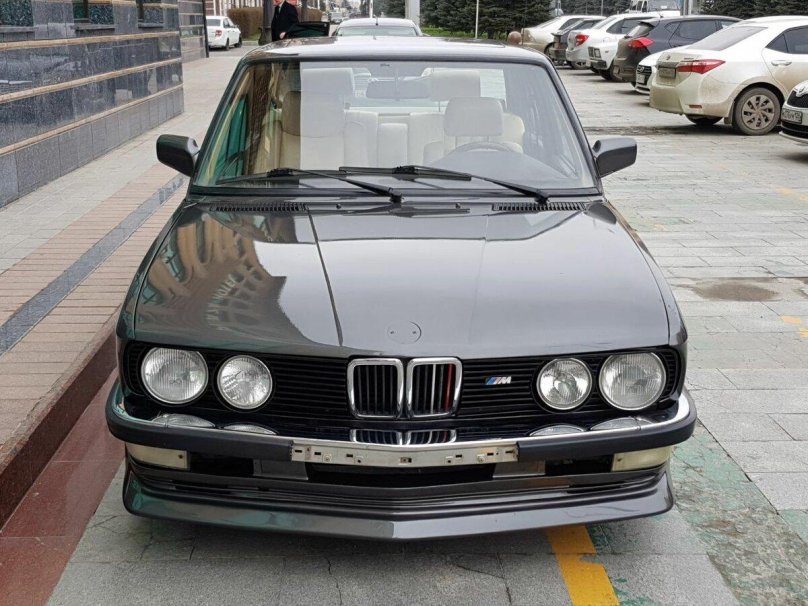 BMW e28 528i