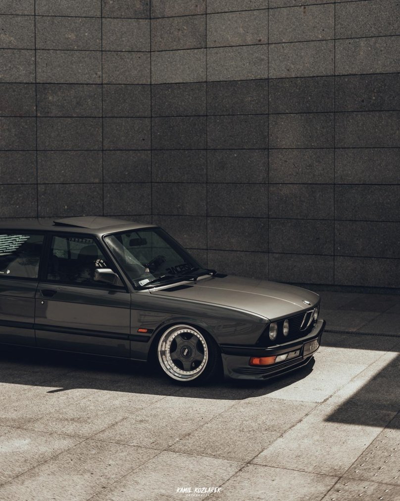 BMW e28 stance
