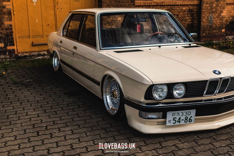 БМВ е28 купе