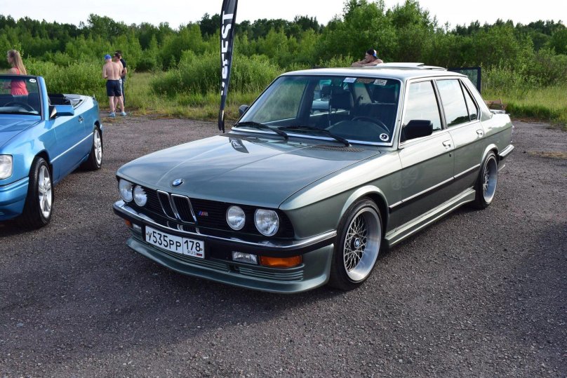 BMW 5 Series (e28)