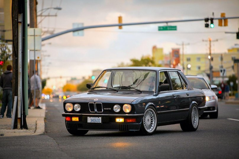 BMW e28 525i