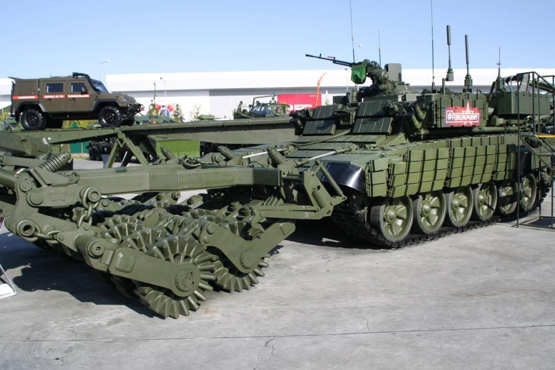 Бронированная машина разминирования БМР-3м Вепрь