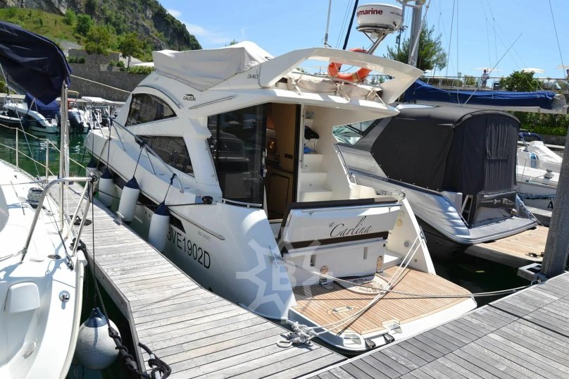 Galeon 330 Fly