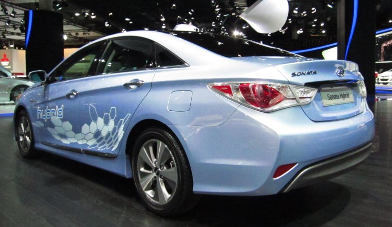 Hyundai Sonata Hybrid 2012