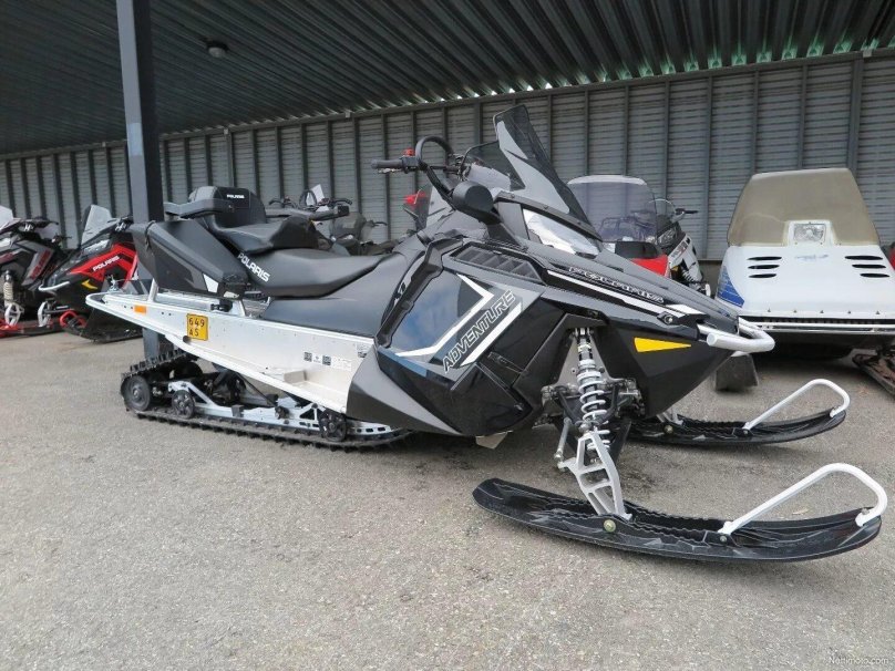 Polaris Indy Adventure 550