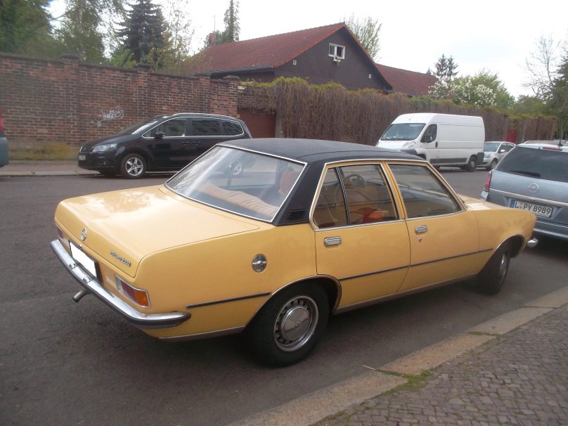 Опель рекорд 2000