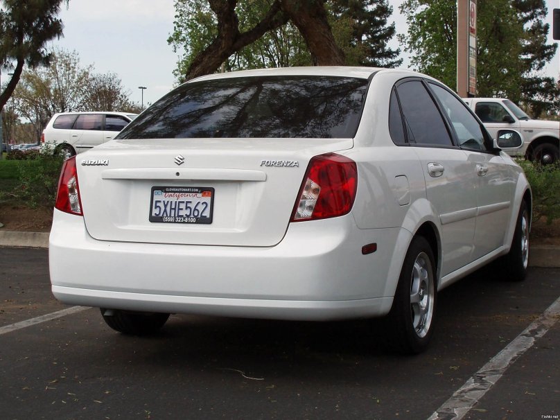 Сузуки Форенза и Шевроле Лачетти