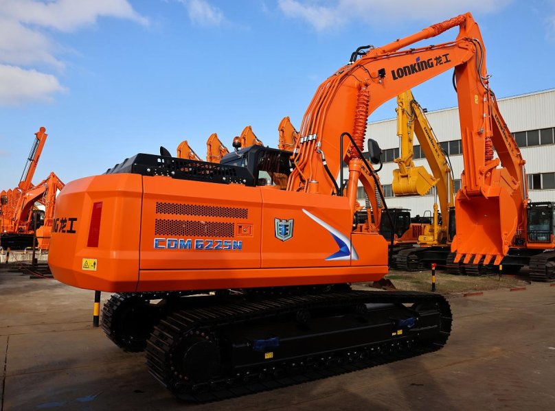 Экскаватор cdm6225n