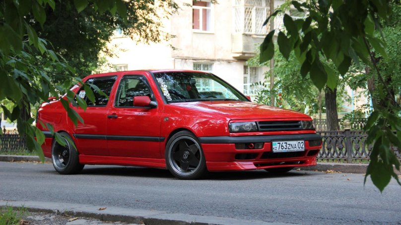 Volkswagen Vento 1 и 8