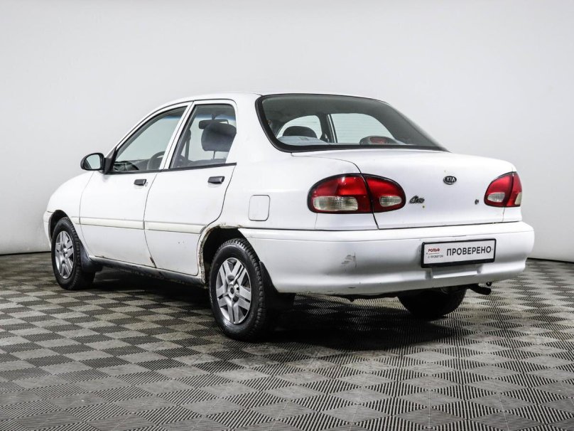 Kia Avella, 1997 хэтчбек