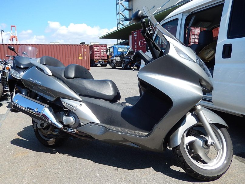 Макси скутер Honda Silverwing 600