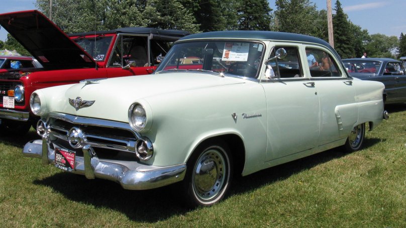 Ford Mainline и ГАЗ 21