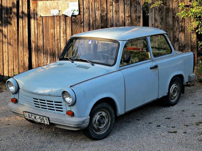 Машина Трабант 2022