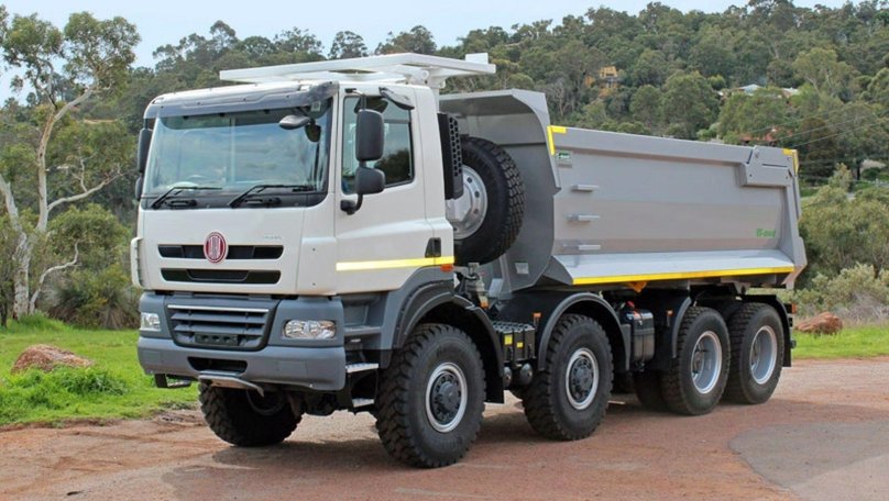 Tatra Phoenix 8x8 самосвал