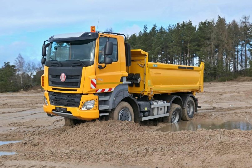 Татра Феникс лесовоз