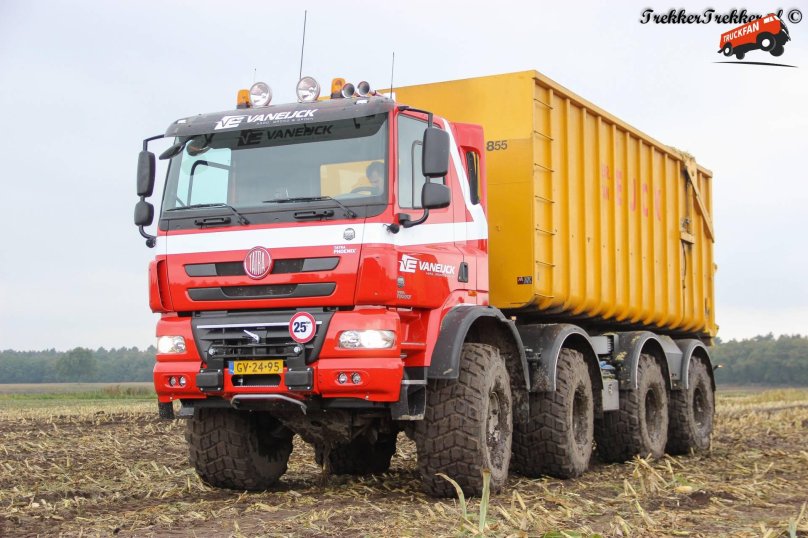 Татра Феникс 6х6 самосвал