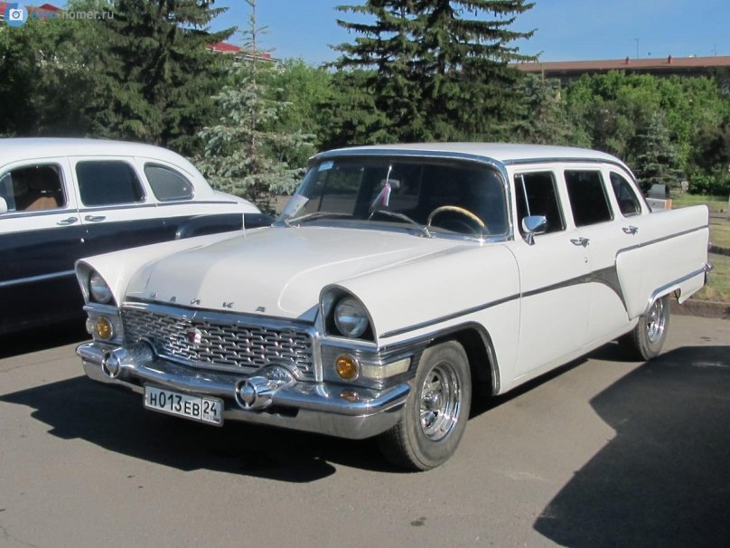 ГАЗ 13 белая