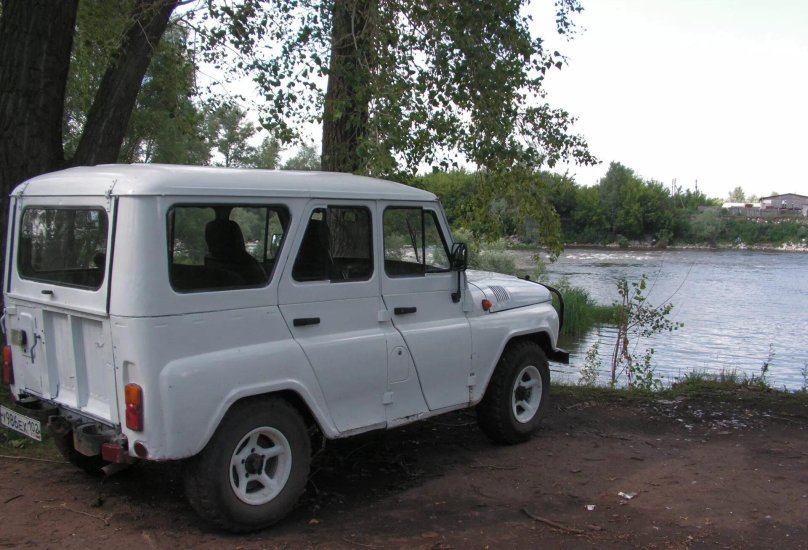 УАЗ 31512 белый