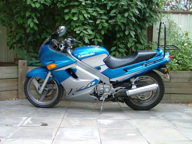 Мотоцикл Kawasaki ZZR 250